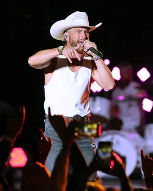 Live concert by Jake Owen